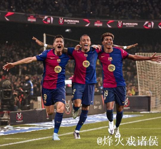 拉菲尼亚助巴萨主场胜利,亚马尔表现平平,巴萨7连胜领先皇马7分 拉菲尼亚助巴萨主场胜利,亚马尔表现平平,巴萨7连胜领先皇马7分